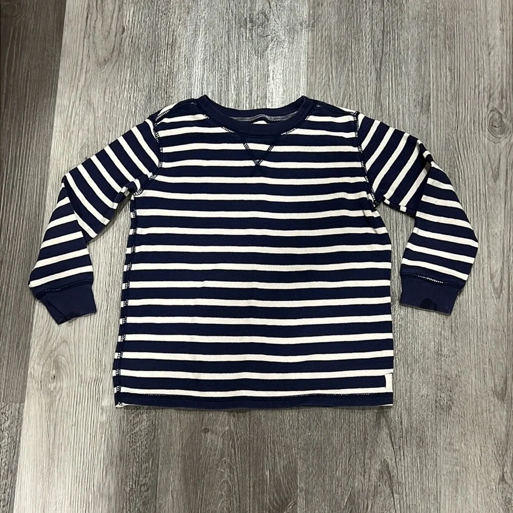 Carter’s bundle of 2-long sleeve waffle shirts, size 5